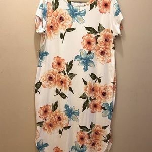 White floral dress. 2X